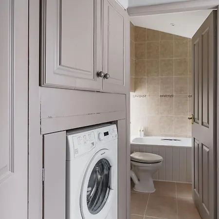 別荘 Owd Peg's, Traditional Cottage-bowness Centre