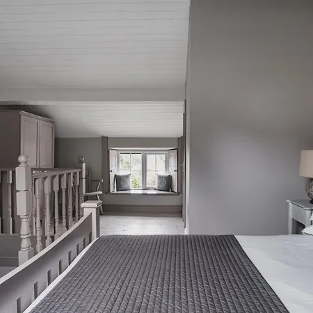 Owd Peg's, Traditional Cottage-bowness Centre Holiday home *