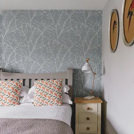 Owd Peg's, Traditional Cottage-bowness Centre *