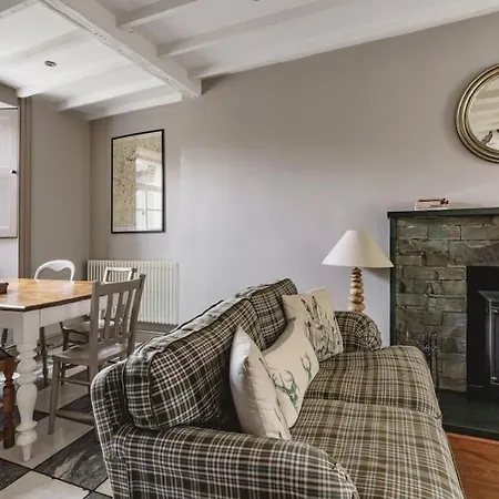 Owd Peg's, Traditional Cottage-bowness Centre Holiday home